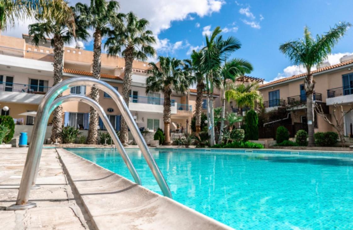 Holiday Cosy Home Paphos Exterior photo