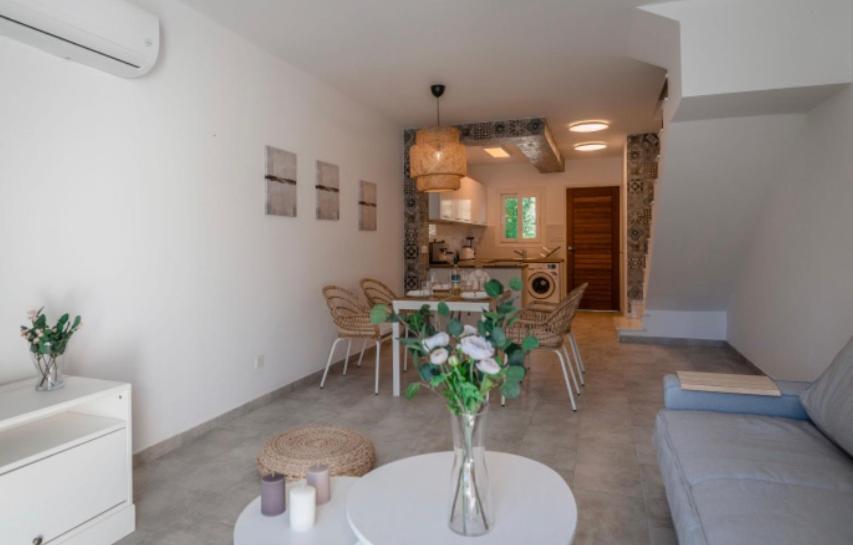 Holiday Cosy Home Paphos Exterior photo